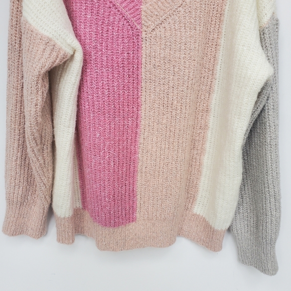 URBAN Outfit.  Colorblock Oversized Plush Sweater Sz Large EUC! - Picture 2 of 14